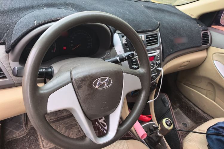 Used Hyundai Verna (older generation) 2010 Sedan 1.4L Manual Comfort GS Steering Wheel