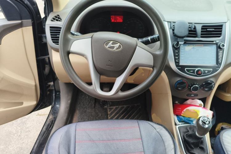 Used Hyundai Verna (older generation) 2010 Sedan 1.4L Manual Comfort GS Steering Wheel