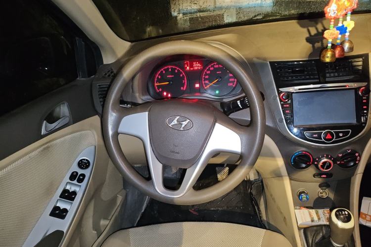 Used Hyundai Verna (older generation) 2010 Sedan 1.4L Manual Comfort GS Steering Wheel