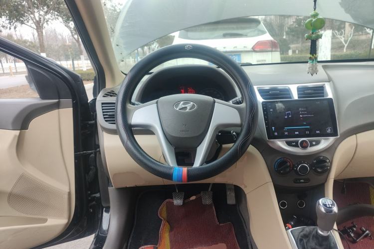 Used Hyundai Verna (older generation) 2010 Sedan 1.4L Manual Comfort GS Steering Wheel