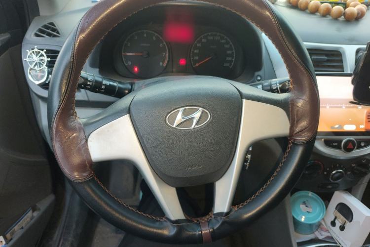 Used Hyundai Verna (older generation) 2010 Sedan 1.4L Manual Comfort GS Steering Wheel