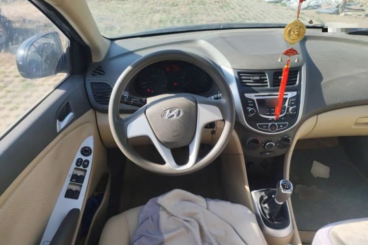 Used Hyundai Verna (older generation) 2010 Sedan 1.4L Manual Comfort GS Steering Wheel