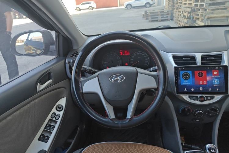 Used Hyundai Verna (older generation) 2010 Sedan 1.4L Manual Comfort GS Steering Wheel