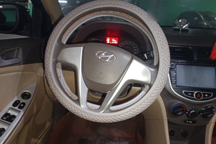Used Hyundai Verna (older generation) 2010 Sedan 1.4L Manual Comfort GS Steering Wheel