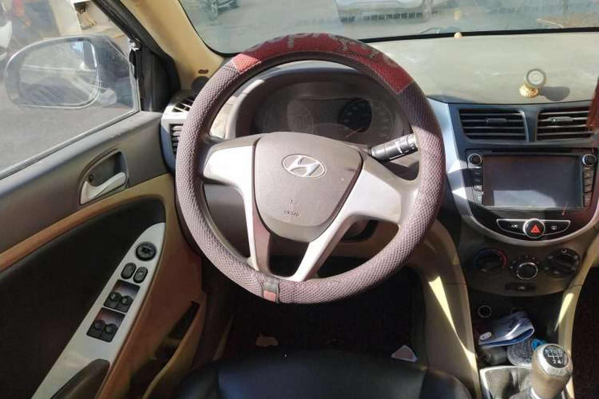 Used Hyundai Verna (older generation) 2010 Sedan 1.4L Manual Comfort GS Steering Wheel