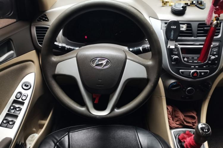 Used Hyundai Verna (older generation) 2010 Sedan 1.4L Manual Comfort GS Steering Wheel