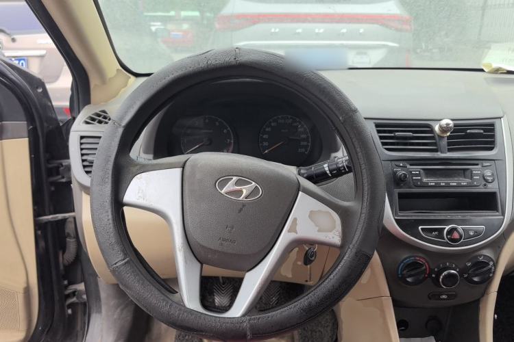 Used Hyundai Verna (older generation) 2010 Sedan 1.4L Manual Comfort GS Steering Wheel