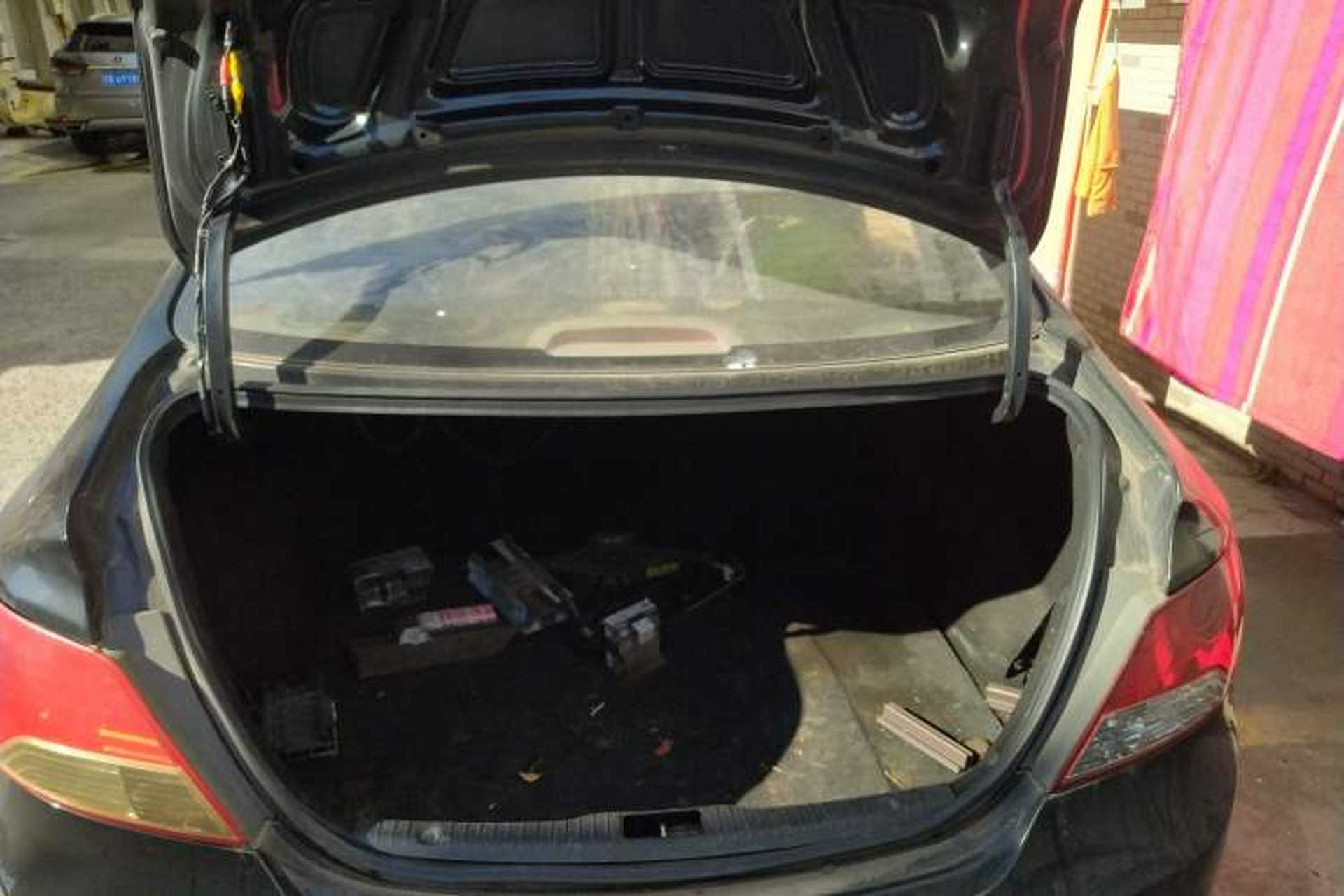 Used Hyundai Verna (older generation) 2010 Sedan 1.4L Manual Comfort GS Trunk