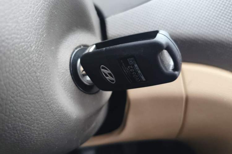Used Hyundai Verna (older generation) 2010 Sedan 1.4L Manual Comfort GS Vehicle Key