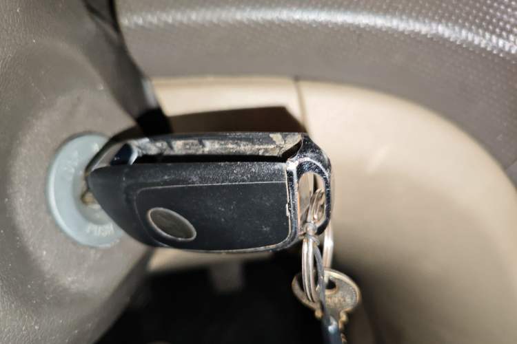 Used Hyundai Verna (older generation) 2010 Sedan 1.4L Manual Comfort GS Vehicle Key