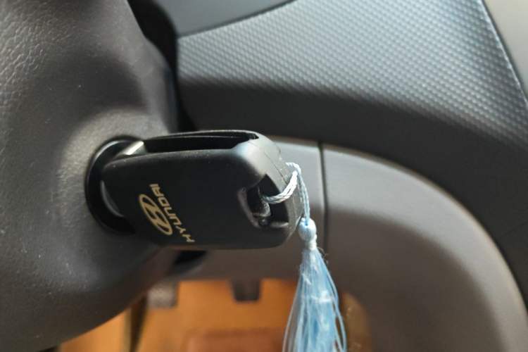 Used Hyundai Verna (older generation) 2010 Sedan 1.4L Manual Comfort GS Vehicle Key