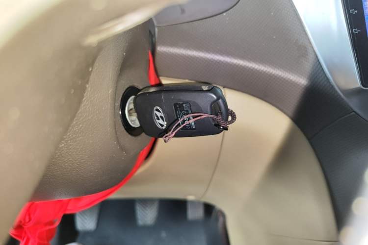 Used Hyundai Verna (older generation) 2010 Sedan 1.4L Manual Comfort GS Vehicle Key