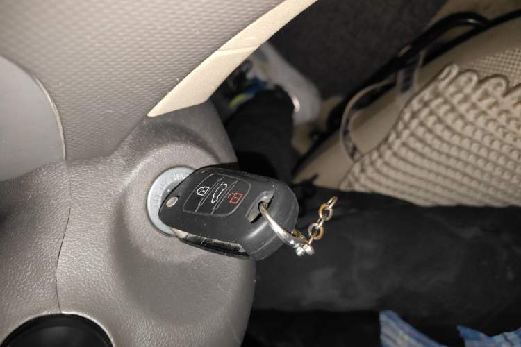 Used Hyundai Verna (older generation) 2010 Sedan 1.4L Manual Comfort GS Vehicle Key