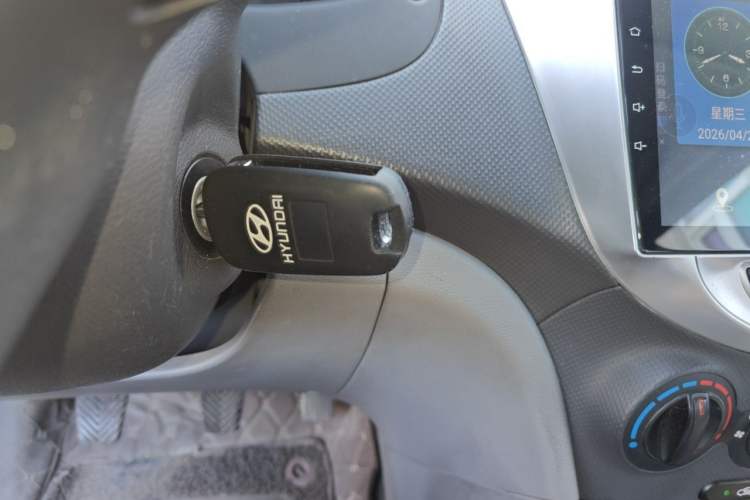 Used Hyundai Verna (older generation) 2010 Sedan 1.4L Manual Comfort GS Vehicle Key