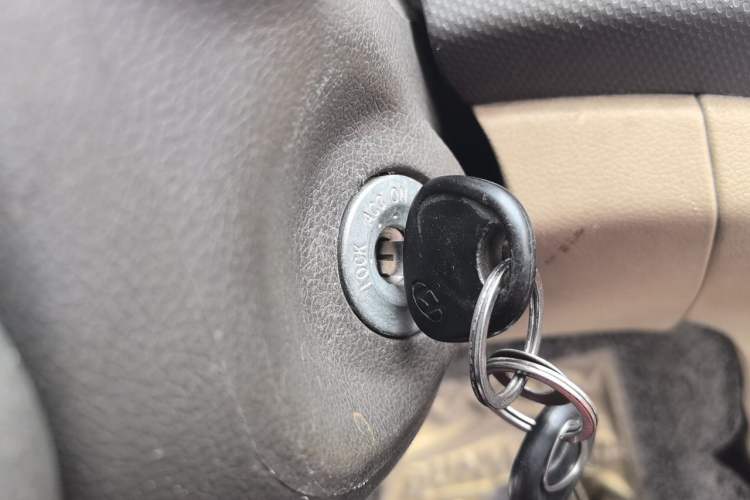 Used Hyundai Verna (older generation) 2010 Sedan 1.4L Manual Comfort GS Vehicle Key