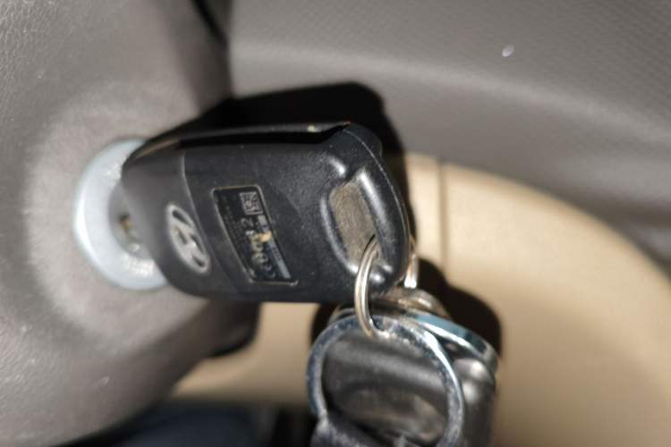 Used Hyundai Verna (older generation) 2010 Sedan 1.4L Manual Comfort GS Vehicle Key