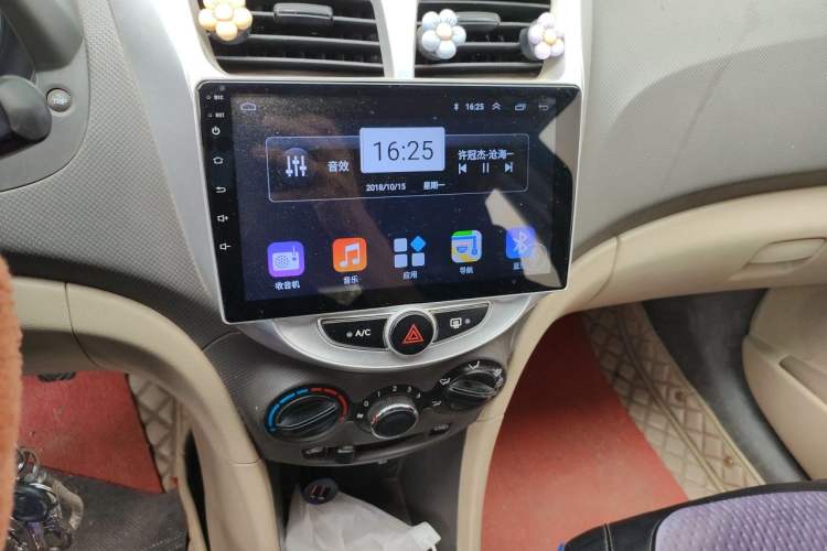 Used Hyundai Verna (older generation) 2010 Sedan 1.4L Manual Standard GL Model Audio And AC Panel