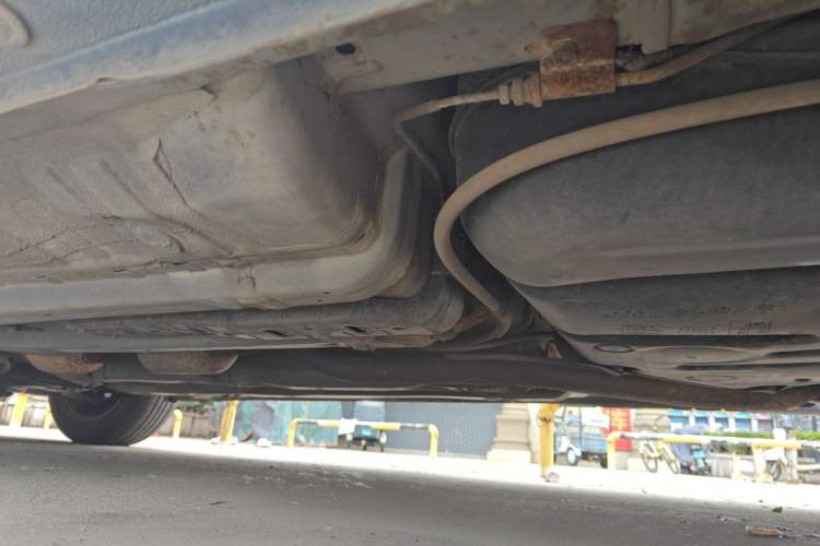Used Hyundai Verna (older generation) 2010 Sedan 1.4L Manual Comfort GS Chassis Rear Left