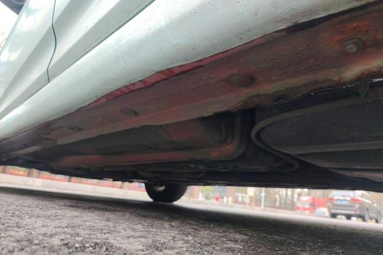 Used Hyundai Verna (older generation) 2010 Sedan 1.4L Automatic Fashionable GT Model Chassis Rear Left