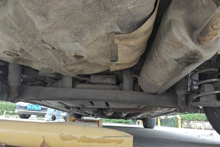 Used Hyundai Verna (older generation) 2010 Sedan 1.4L Manual Comfort GS Chassis Rear