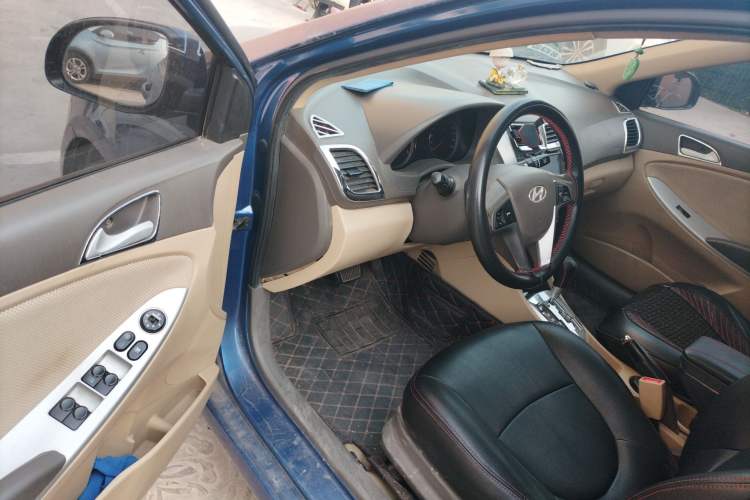 Used Hyundai Verna (older generation) 2010 Sedan 1.4L Automatic Fashionable GT Model Driver Seat