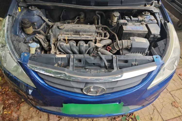 Used Hyundai Verna (older generation) 2010 Sedan 1.4L Automatic Comfort Model GS Engine Bay
