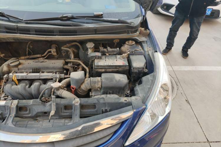 Used Hyundai Verna (older generation) 2010 Sedan 1.4L Automatic Fashionable GT Model Engine Bay Left