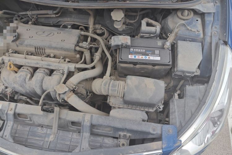 Used Hyundai Verna (older generation) 2010 Sedan 1.4L Manual Comfort GS Engine Bay Left