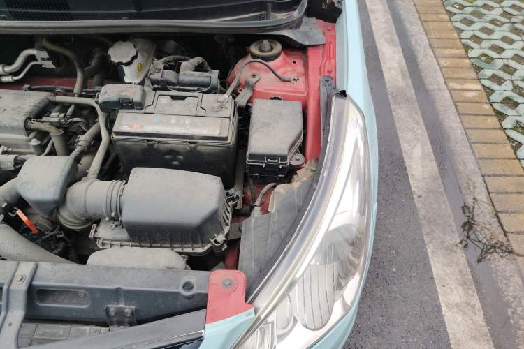 Used Hyundai Verna (older generation) 2010 Sedan 1.4L Automatic Fashionable GT Model Engine Bay Left