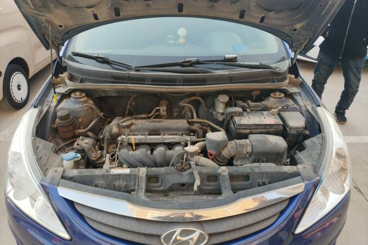 Used Hyundai Verna (older generation) 2010 Sedan 1.4L Automatic Fashionable GT Model Engine Bay