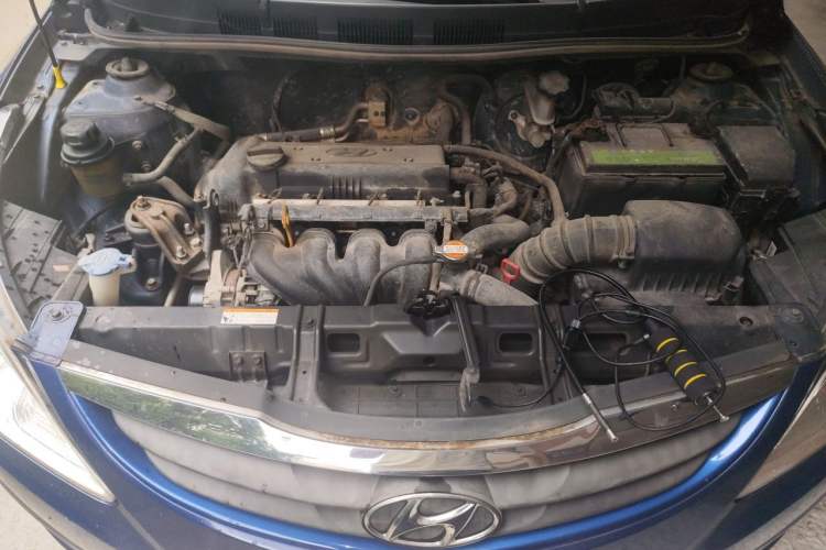 Used Hyundai Verna (older generation) 2010 Sedan 1.4L Automatic Comfort Model GS Engine Bay