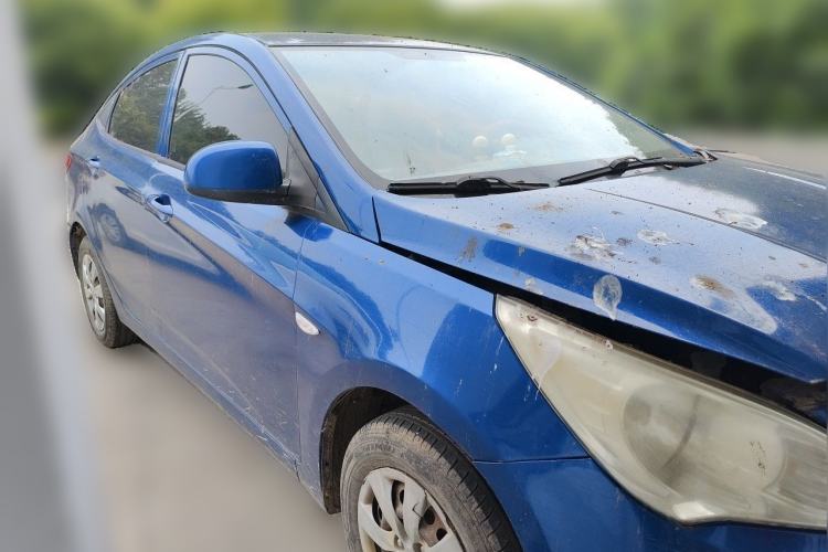 Used Hyundai Verna (older generation) 2010 Sedan 1.4L Manual Standard GL Model Front Right 45 Deg