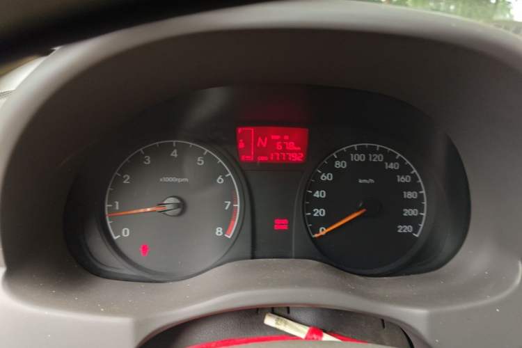 Used Hyundai Verna (older generation) 2010 Sedan 1.4L Automatic Comfort Model GS Instrument Cluster