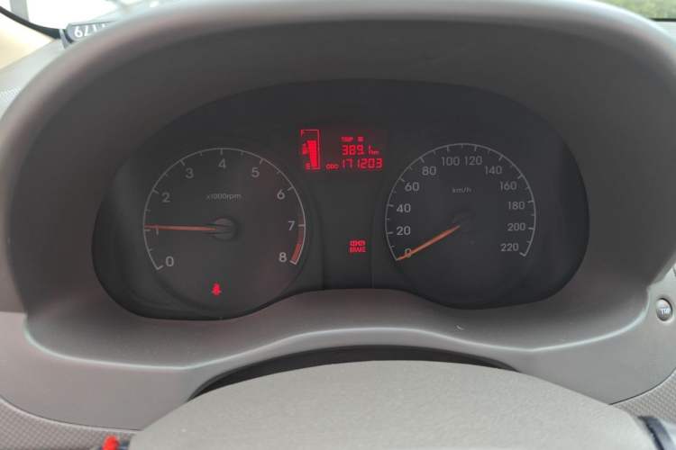 Used Hyundai Verna (older generation) 2010 Sedan 1.4L Manual Comfort GS Instrument Cluster