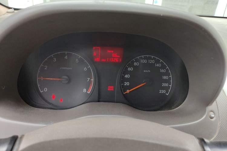Used Hyundai Verna (older generation) 2010 Sedan 1.4L Manual Standard GL Model Odometer Close Up