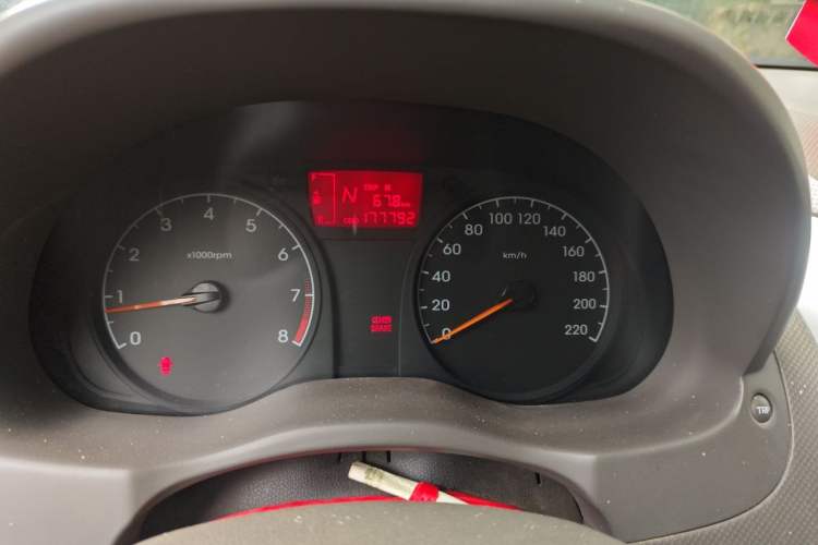 Used Hyundai Verna (older generation) 2010 Sedan 1.4L Automatic Comfort Model GS Odometer Close Up