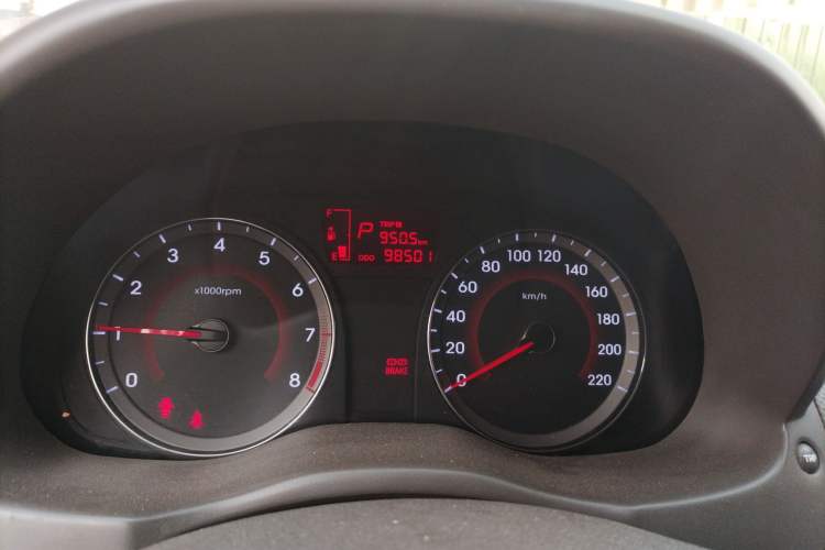 Used Hyundai Verna (older generation) 2010 Sedan 1.4L Automatic Fashionable GT Model Odometer Close Up