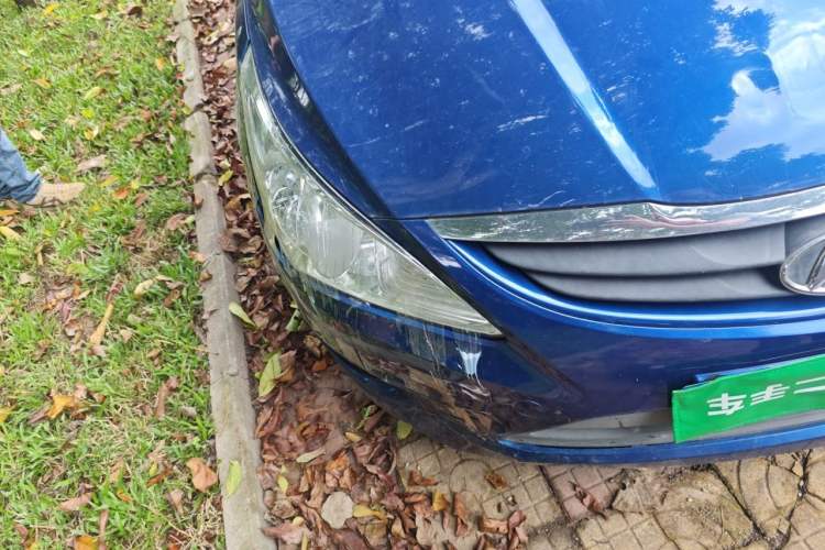 Used Hyundai Verna (older generation) 2010 Sedan 1.4L Automatic Comfort Model GS Right Front Headlight