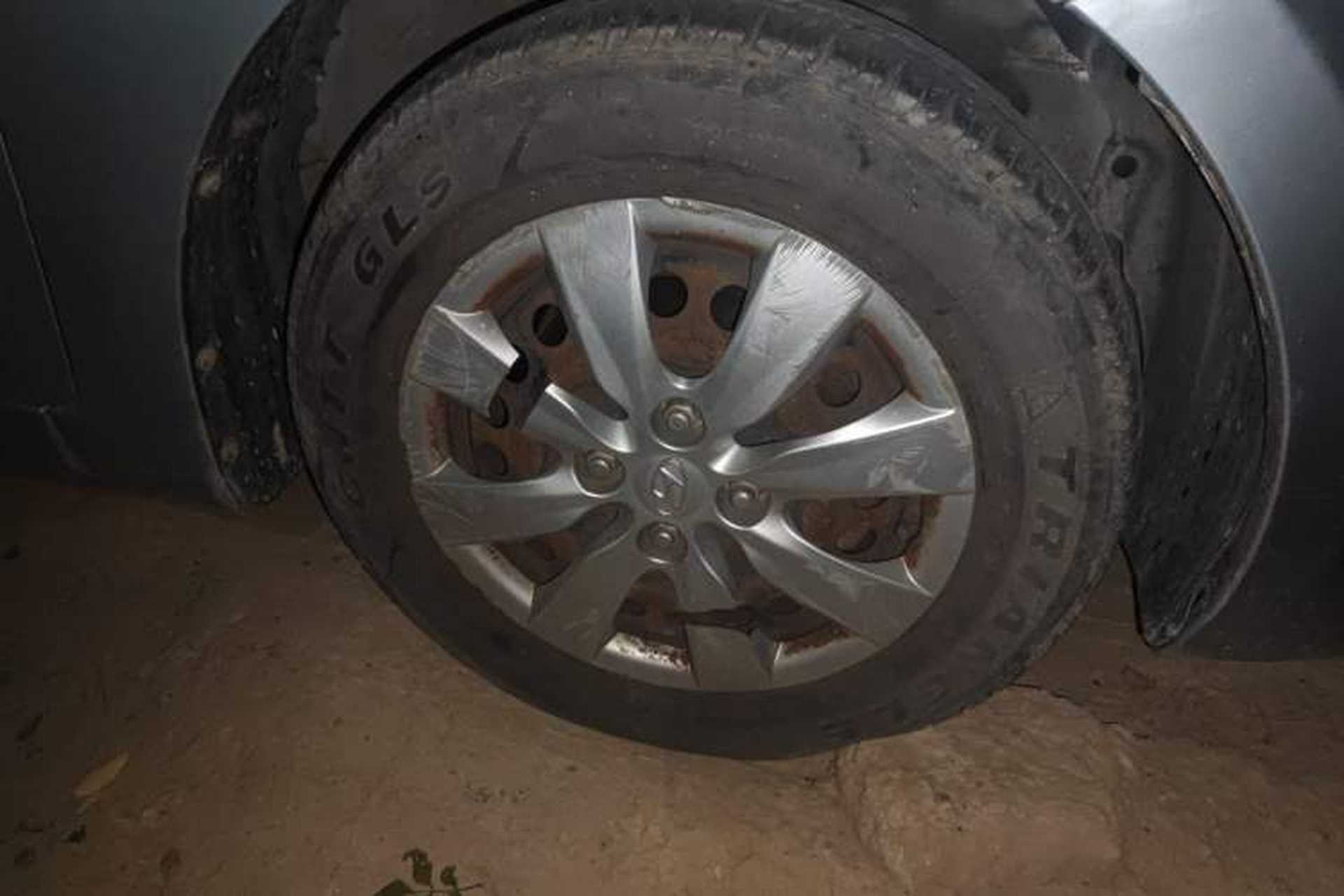 Used Hyundai Verna (older generation) 2010 Sedan 1.4L Manual Comfort GS Right Front Wheel Hub