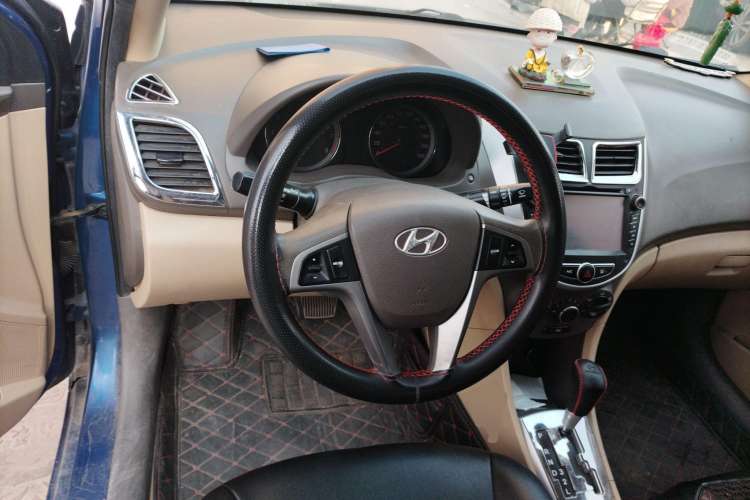 Used Hyundai Verna (older generation) 2010 Sedan 1.4L Automatic Fashionable GT Model Steering Wheel