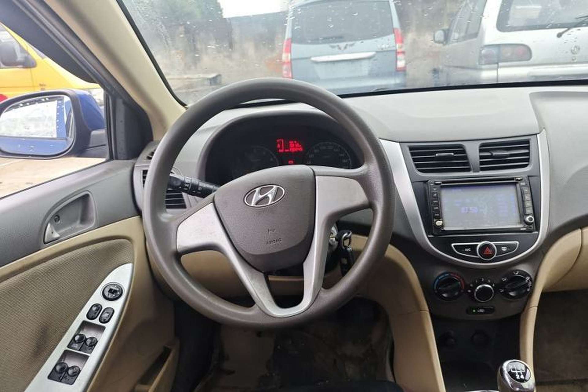 Used Hyundai Verna (older generation) 2010 Sedan 1.4L Manual Standard GL Model Steering Wheel
