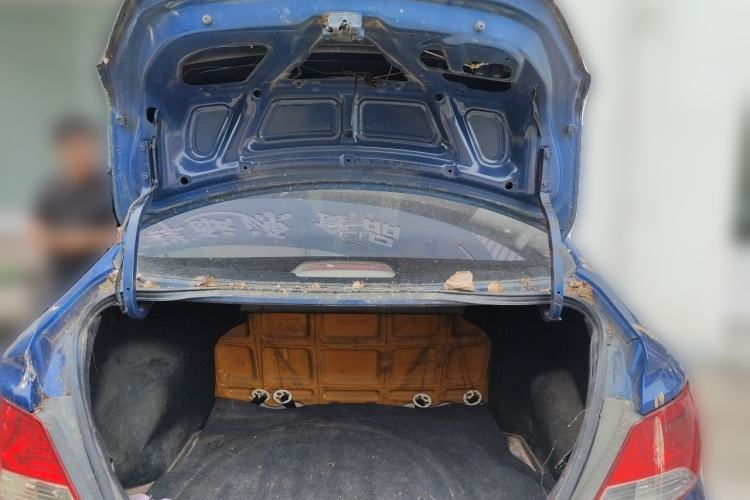 Used Hyundai Verna (older generation) 2010 Sedan 1.4L Manual Standard GL Model Trunk