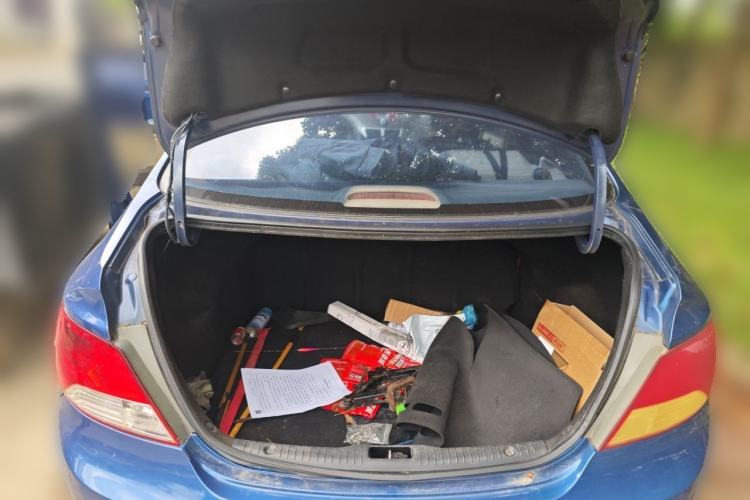 Used Hyundai Verna (older generation) 2010 Sedan 1.4L Automatic Comfort Model GS Trunk