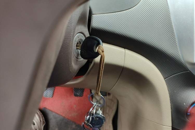 Used Hyundai Verna (older generation) 2010 Sedan 1.4L Manual Standard GL Model Vehicle Key