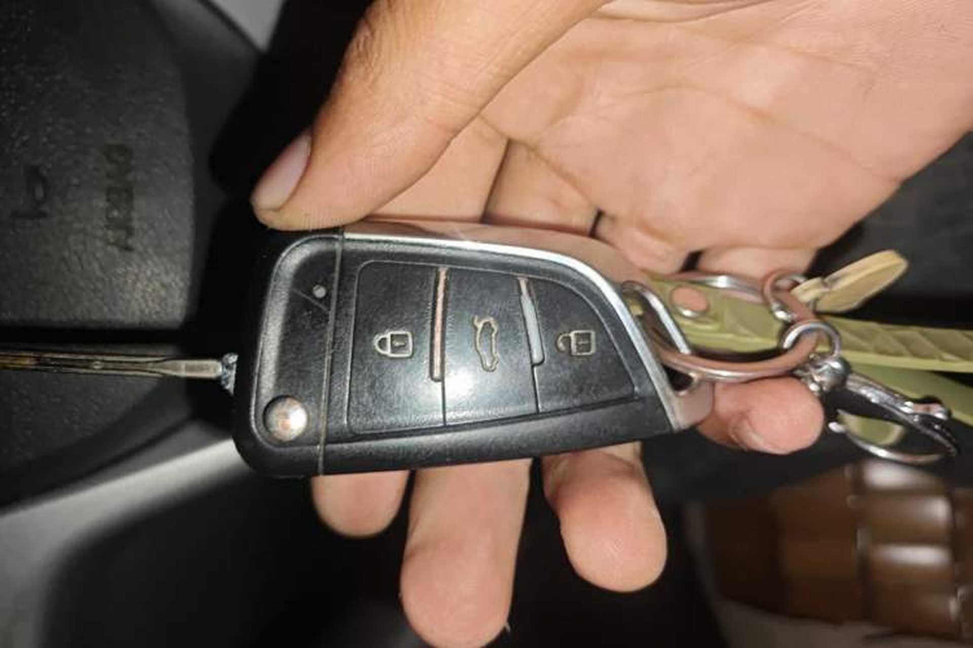 Used Hyundai Verna (older generation) 2010 Sedan 1.4L Manual Comfort GS Vehicle Key