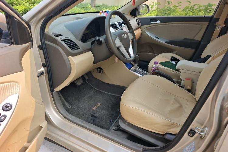 Used Hyundai Verna (older generation) 2010 Sedan 1.4L Automatic Comfort Model GS Driver Seat