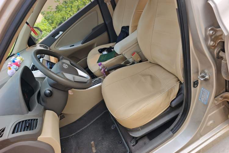 Used Hyundai Verna (older generation) 2010 Sedan 1.4L Automatic Comfort Model GS Left Front Seat