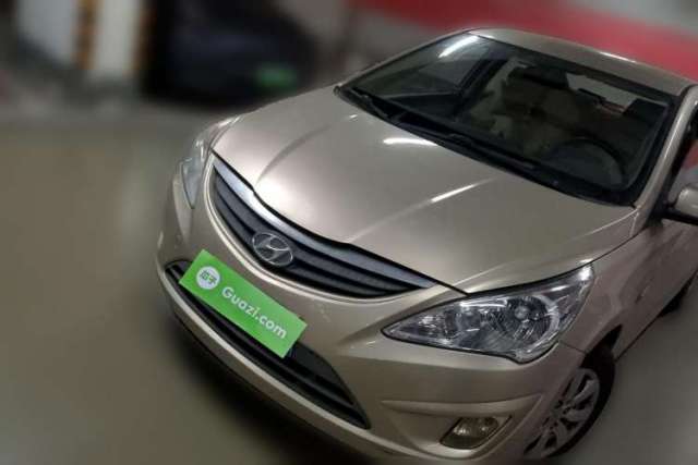 Ojetý Hyundai Verna (older generation) 2010 Sedan 1.4L Automatic Comfort Model GS