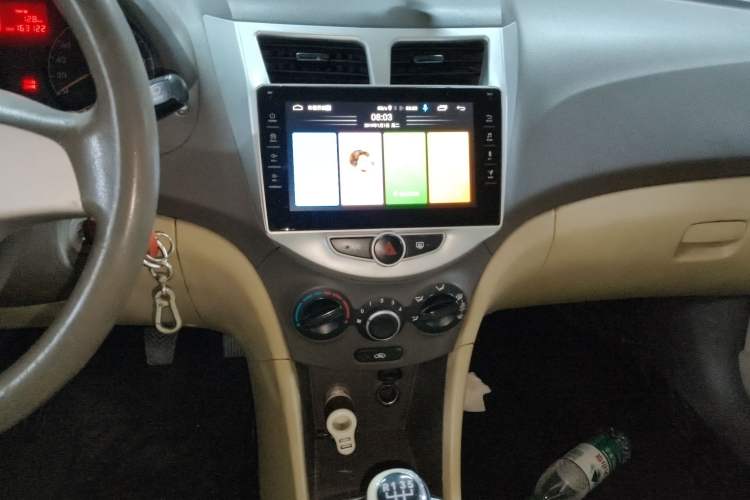 Used Hyundai Verna (older generation) 2010 Sedan 1.4L Manual Comfort GS Audio And AC Panel