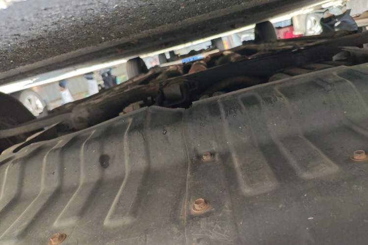 Used Hyundai Verna (older generation) 2010 Sedan 1.4L Manual Comfort GS Chassis Front